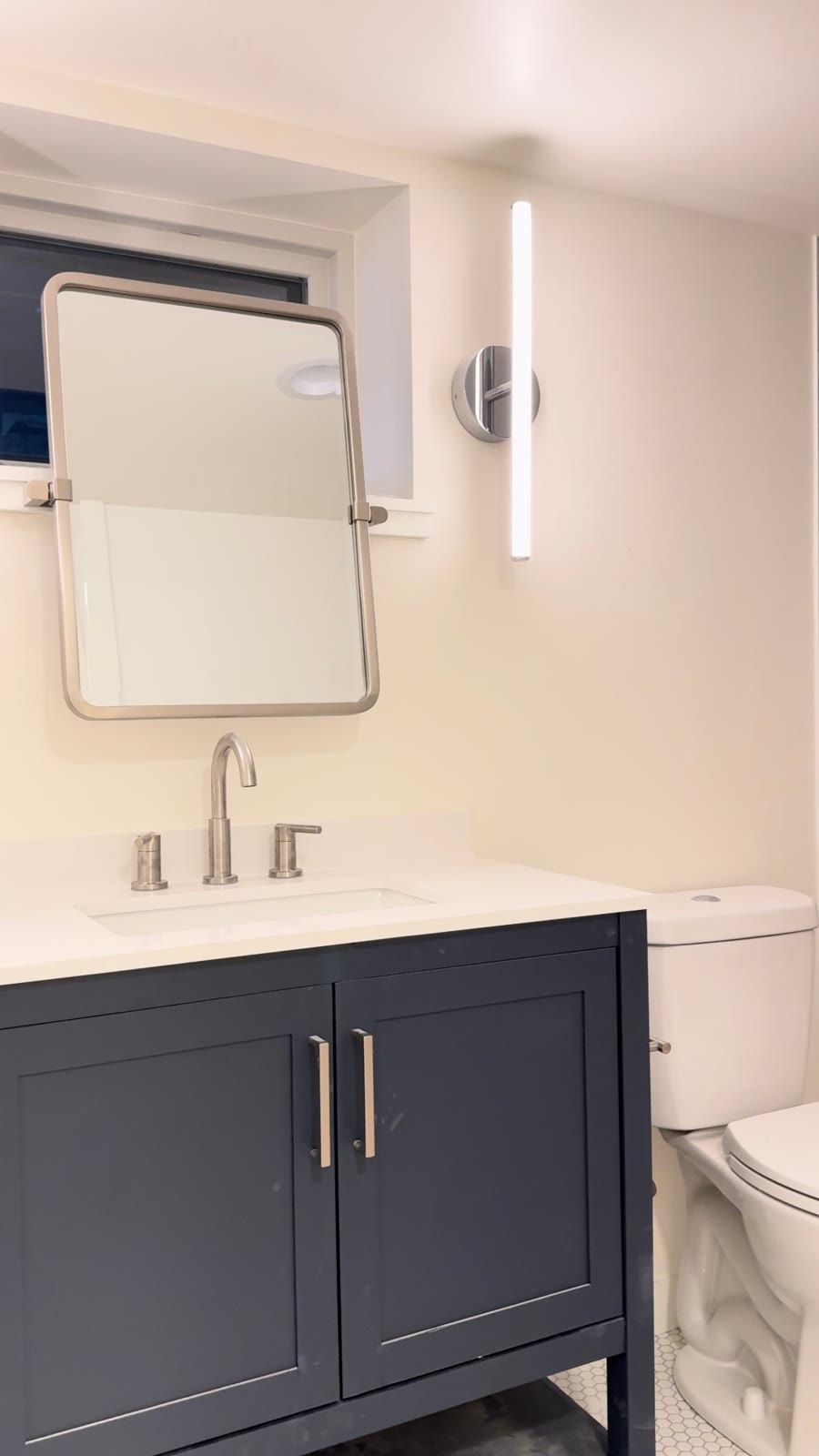 Powder room from bare walls, photo 1