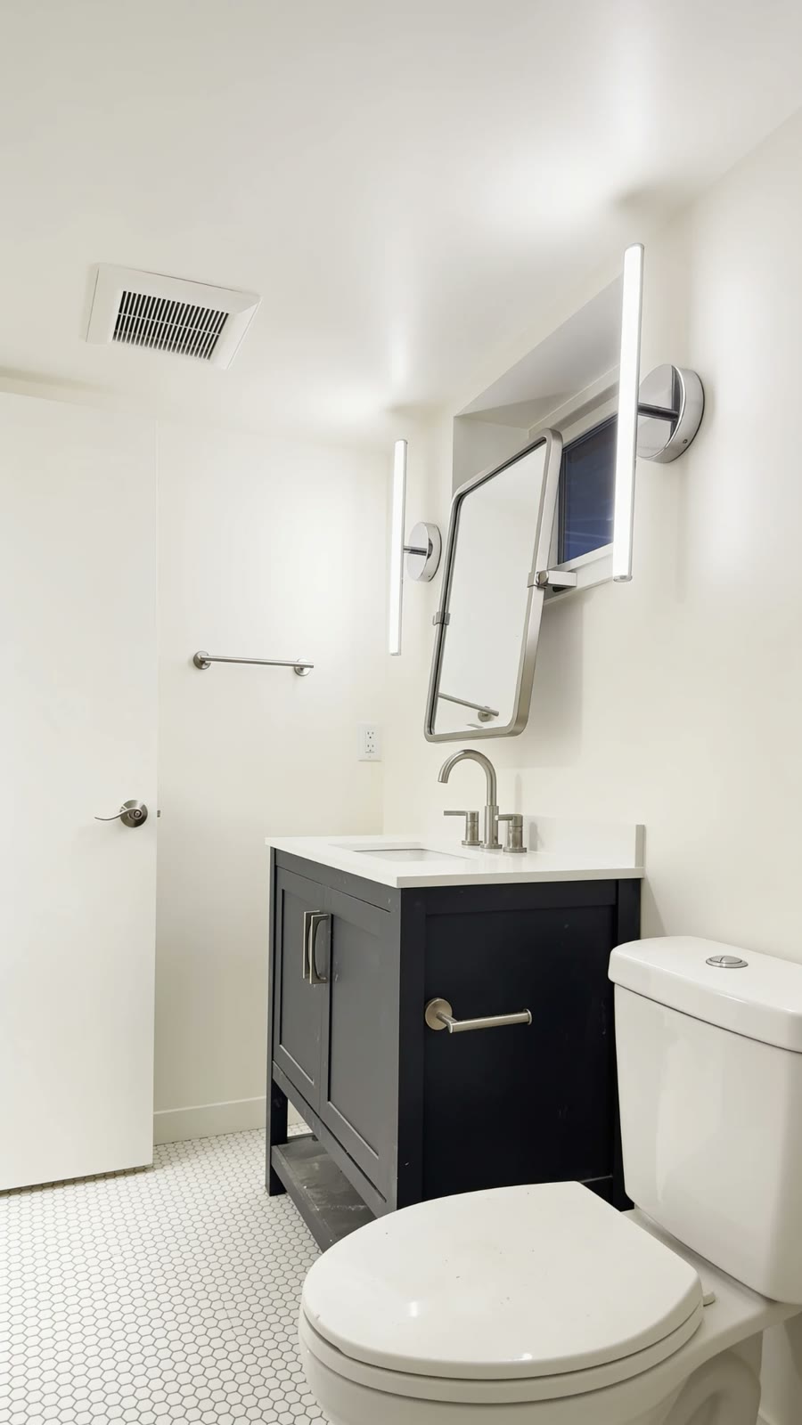Powder room from bare walls, photo 2