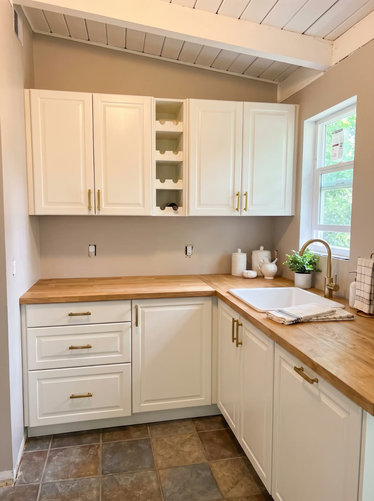 A small kitchen, fully replaced